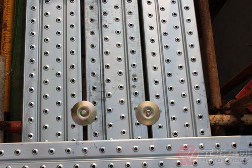 腳手板的規(guī)格及種類(lèi)有哪些？