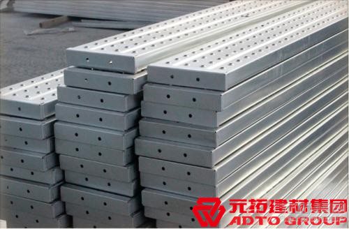 橋梁工程應(yīng)該選擇什么建筑模板？